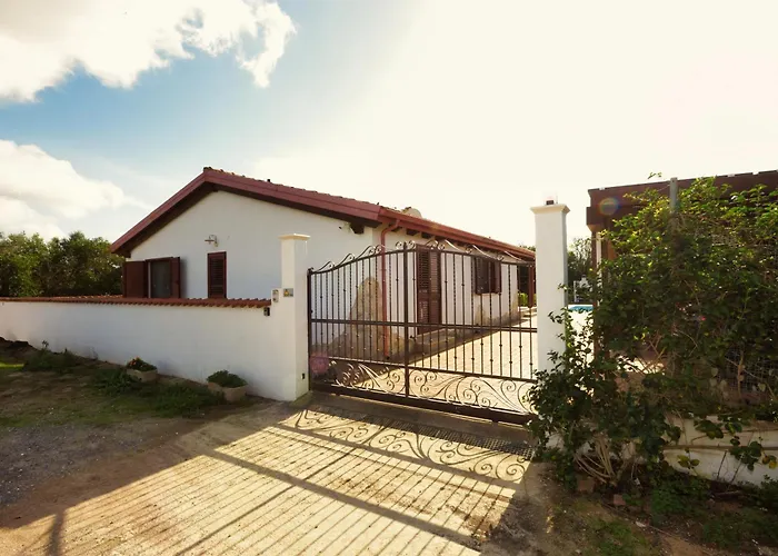 Vakantiehuis Countryside With Pool